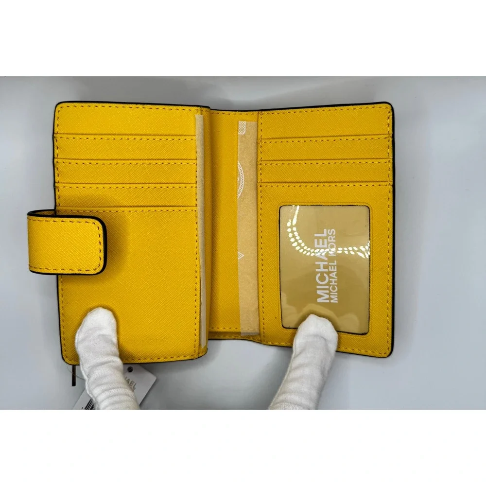 MICHAEL KORS Daisy‎ Yellow Leather Bifold Wallet Travel Card Holder NWT